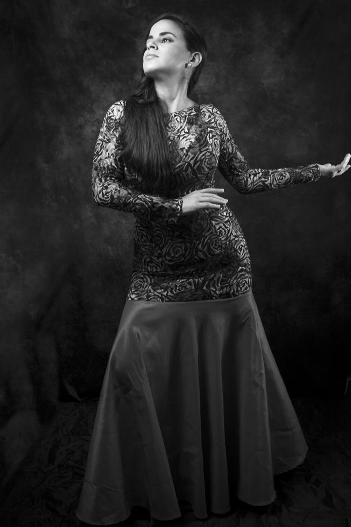 Soprano Anyelín Díaz Oviedo dance