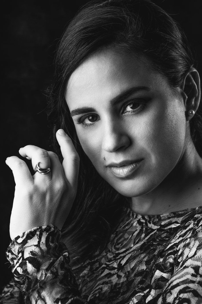 Soprano Anyelín Díaz Oviedo hand